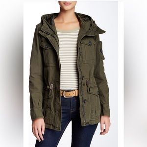 BNWT LEVIS hooded military jacket.XL